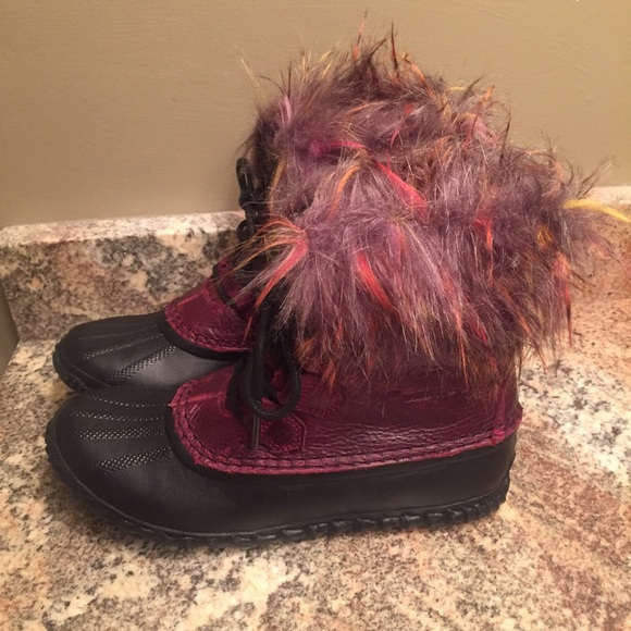 Sorel Out N About Fur Lux Boots - Picture 2 of 5